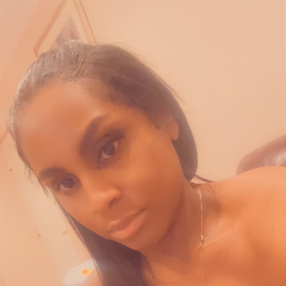 Meet your Posher, Mora - Picture 1 of 1